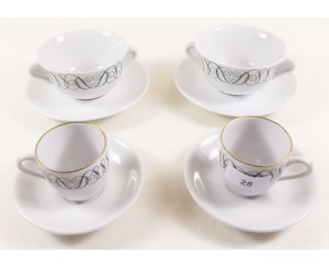 Eight Worcester coffee cups and saucers and six similar soup bowls
