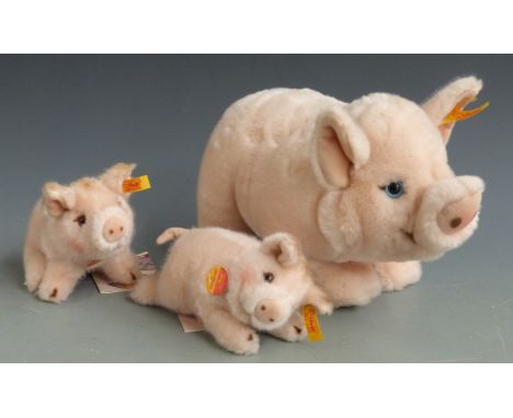 Three Steiff Teddy bear pigs Bea 28cm long and two Original each 15cm long.&nbsp;