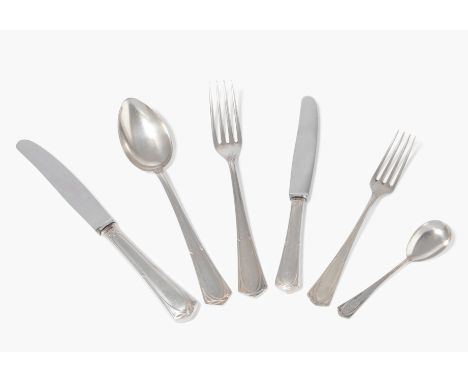Jugendstil, BesteckserviceDeutschland. Silber, 35-teilig. Bestand: 6 Tafellöffel, 6 Tafelmesser, 6 Tafelgabeln, 6 Dessertmess