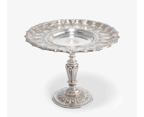 Aufsatzschale, London 1874Silber. Meistermarke Robert Garrard. Runder Fuss, darüber kannelierter kurzer Schaft, Aufsatzschale