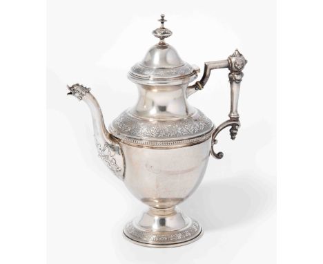 Henkelkanne, Schwäbisch Gmünd um 1880Silber. Historismus. Meistermarke Wilhelm Binder. Ovoider Korpus mit eingezogenem Fuss u