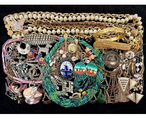Collection of Quality Vintage Costume Jewellery, comprising bangles, bracelets, chains, brooches, pendants, beads etc.