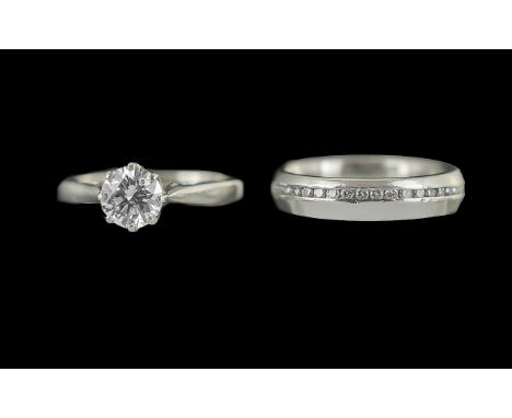 Ladies Top Quality 18ct White Gold Single Stone Diamond Set Ring, full hallmark to interior of shank, the superb round brilli