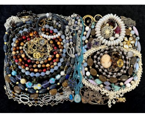 A Collection of Vintage Costume Jewellery to include necklaces, brooches, bracelets, rings etc