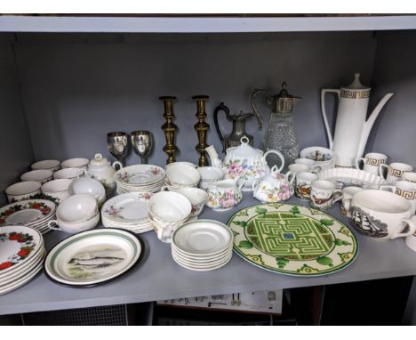 A mixed lot of mostly ceramics to include a Port Merion Greek key pattern coffee service, a Villeroy & Boch Tivoli pattern pl