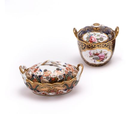 A SPODE VIOLETEER AND COVER, CIRCA 1820 oval with rope-twist handles, painted with '967' pattern, 10cm wide; together with a 