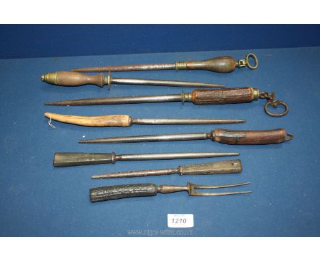 A small quantity of sharpening steels, some with horn handles and carving fork.