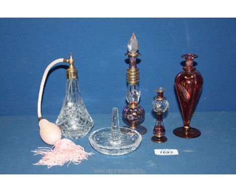 A small quantity of glass to include a Stuart Crystal glass atomiser, Stuart Crystal ring bowl and 3 pretty scent bottles in 