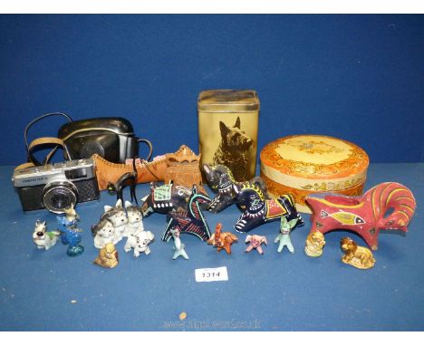 A small quantity of miscellanea to include an Olympus Trip 35mm film camera, painted stone figures of horses in navy, yellow 