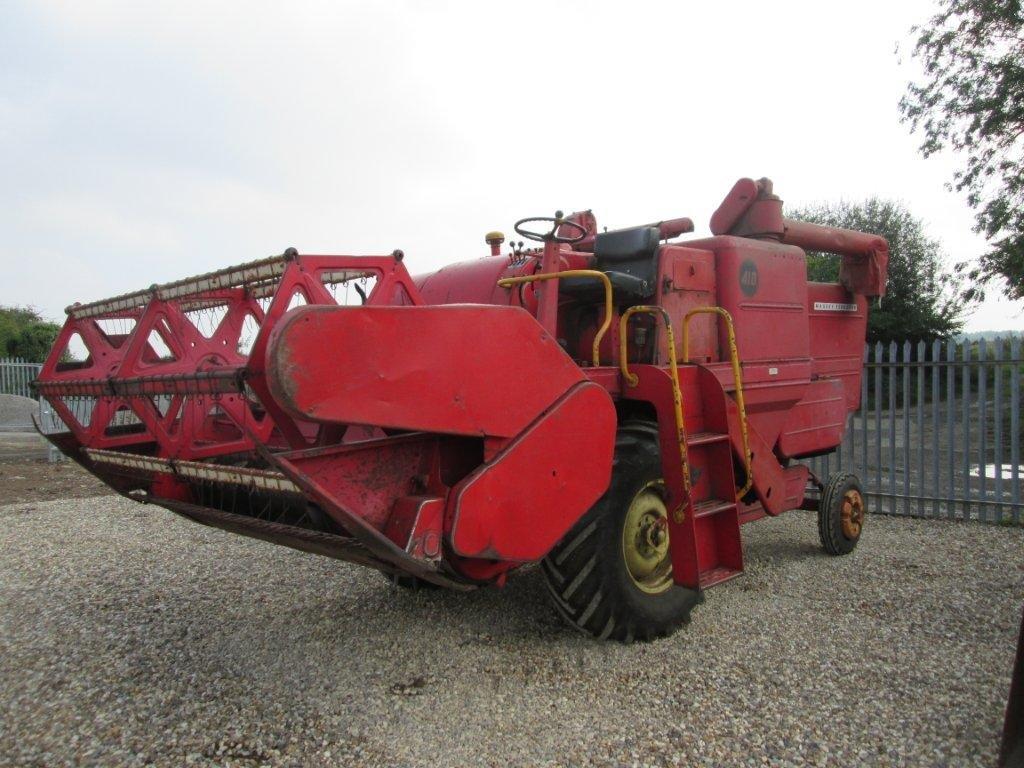 MASSEY FERGUSON 410 COMBINE HARVESTER Appearing to be in ex-farm condition.