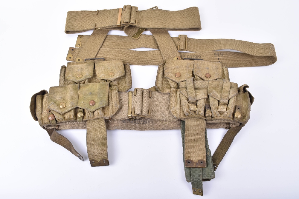 WW1 British 1918 Dated “08” bing, consisting of wide pattern belt