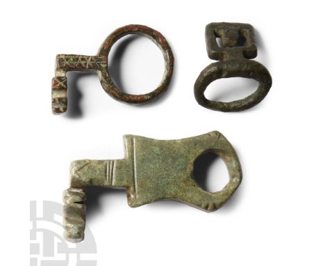 2nd-4th century A.D.. Including 'key-ring', waisted bow and other types.  68 grams total, 22-53 mm (7/8 - 2 1/8 in.). From th