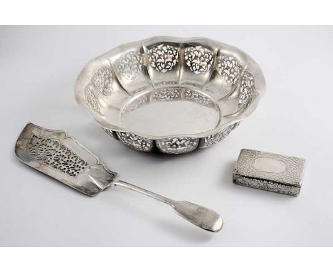 A MIXED LOT: A 20th century German pierced fruit dish of shaped circular outline, a Fiddle pattern fish slice with a pierced 
