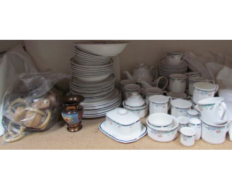 A Royal Doulton Juno pattern part tea and dinner service