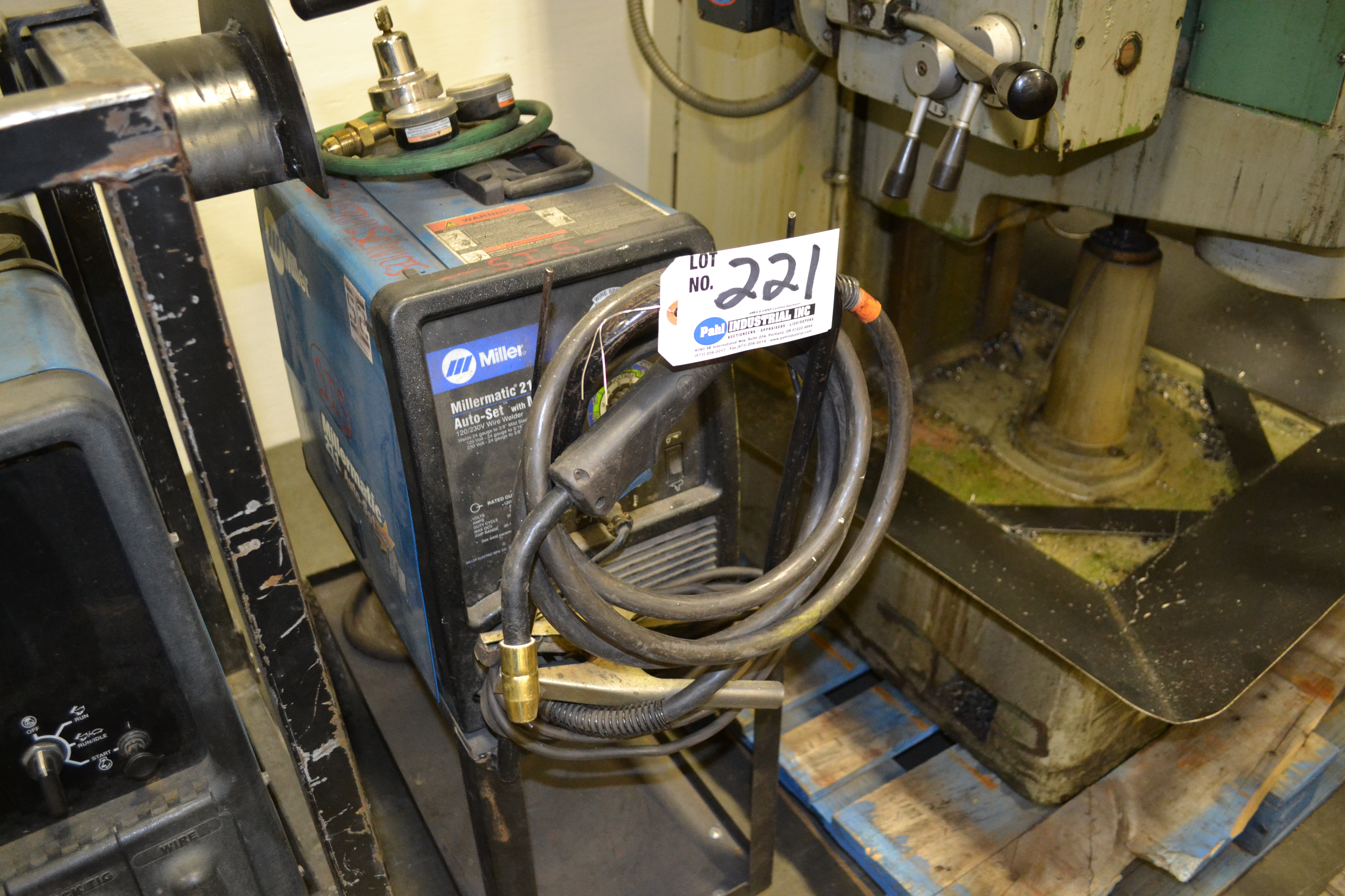 Miller Millermatic 211 AutoSet Welder with MVP