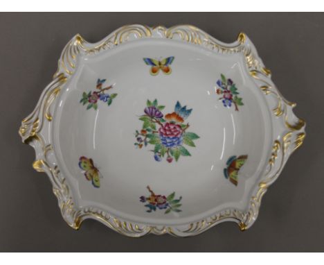 A Herend Queen Victoria VBO porcelain large fruit platter. 31 cm wide.