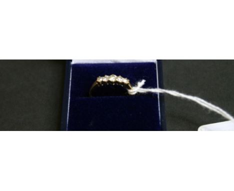 9 ct gold diamond ring (five stones)