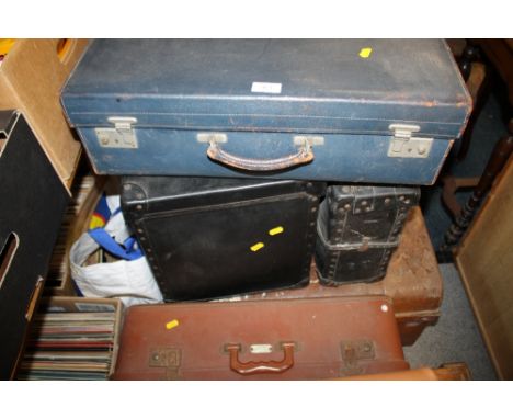 A QUANTITY OF VINTAGE LUGGAGE TOGETHER WITH A TIN TRUNK