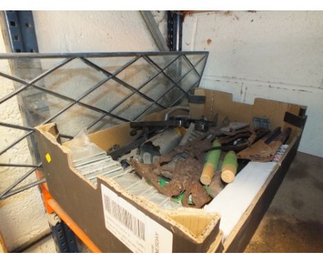 A TRAY OF VINTAGE TOOLS ETC