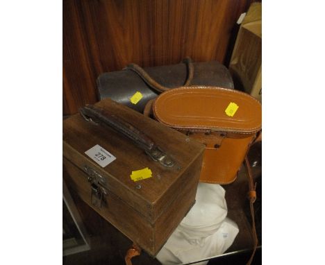 A BOXED SKYMASTER GHOST PIGEON CLOCK TOGETHER WITH PAIR OF VINTAGE BINOCULARS AND A LEATHER BOWLING BAG 