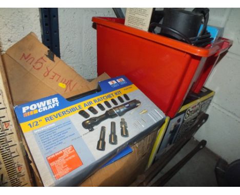 A QUANTITY OF TOOLS ETC TO INCLUDE AN AIR NAILER GUN