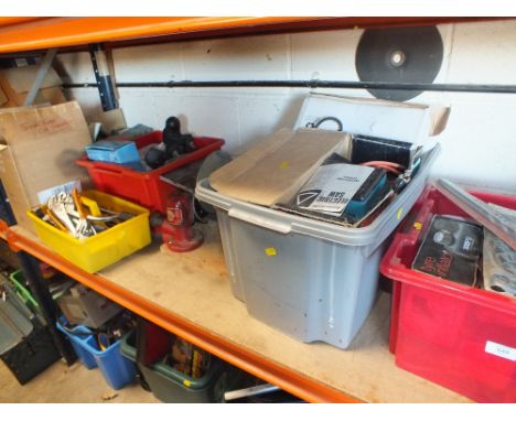 A LARGE QUANTITY OF TOOLS AND PARTS ETC TO INCLUDE A BENCH GRINDER