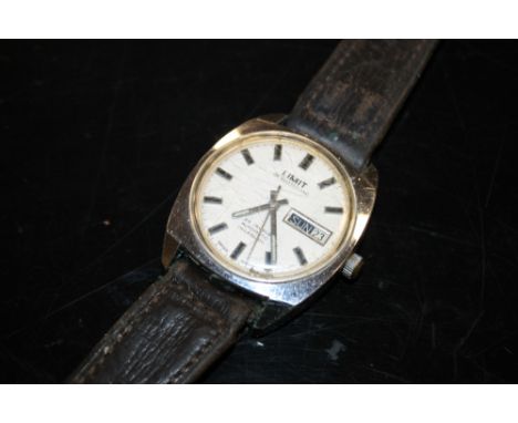 A VINTAGE 25 JEWEL AUTOMATIC WRISTWATCH 