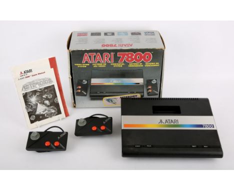 Atari 7800 boxed console w/Asteroids built-in Item is complete, boxed and contents are in good condition Outer box has some n