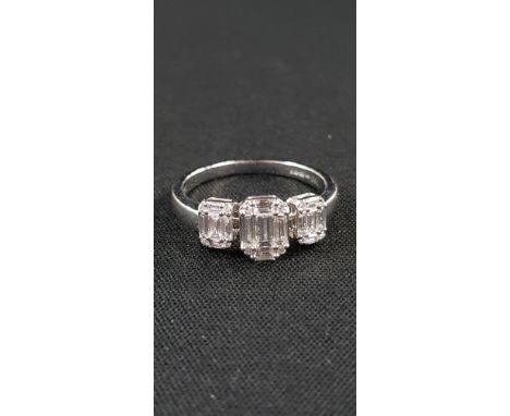 18CT WHITE GOLD DIAMOND RING WITH 1 CARAT OF DIAMONDS APPROX COLOUR H CLARITY VS2
