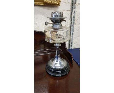 VICTORIAN CLEAR GLASS OIL LAMP