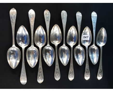 12 SILVER DESSERT SPOONS - 6X SHEFFIELD, 6X LONDON - CIRCA 867 GRAMS