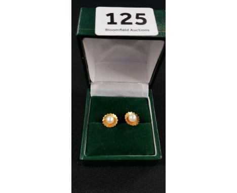 9CT GOLD AND CULTURED PEARL EARRINGS