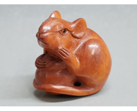 Finely carved Chinese hardwood netsuke depicting a field mouse