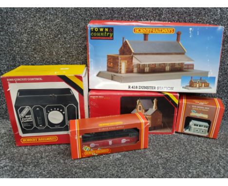 5 Different Hornby Railway accessories includes R902 circuit control and scale models