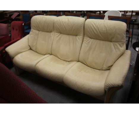 Cream leather three seater recliner sofa (Hjellegjerde)