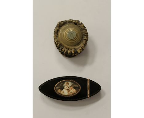 Georgian tortoiseshell oval snuff/patch box and a Victorian antler horn snuff box