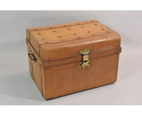 A Late 19th Century Tin Trunk with Original Faux Oak Decoration, 70x50x50cms 