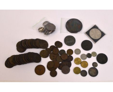A quantity of predominantly British coinage including a Victoria crown, 1937 florin, cartwheel penny (very worn), threepence 