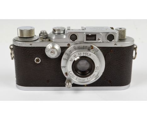 LEICA; a IIIA camera, serial no.315276, 1939, with Elmar f=5cm 1:3,5 lens, in associated leather case.