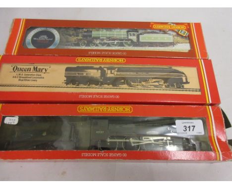 Group of three Hornby 00 gauge boxed engine and tenders, Private Sykes, Queen Mary and Manchester United