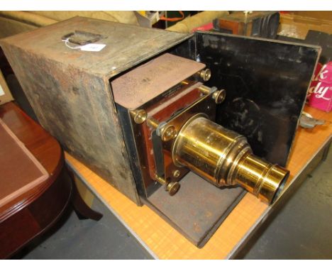 19th Century magic lantern by Broadhurst Clarkson, Farringdon Road, London, in tin box