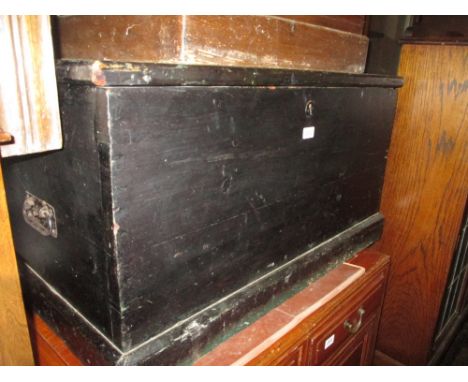 Early 20th Century painted pine trunk with hinged lid