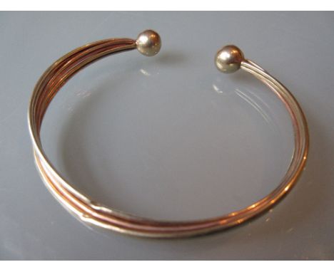 9ct Three colour yellow, rose and white gold bangle (dented)