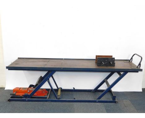 A K D Benches motorcycle scissor lift, with Viking 2 ton hydraulic jack attached, 82cm H, 217cm W.