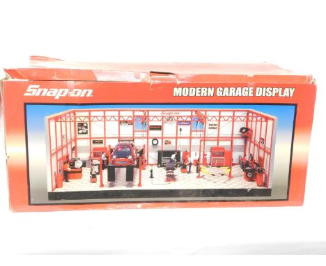 A Snap-On model garage display, diorama, 1:24 scale, boxed.