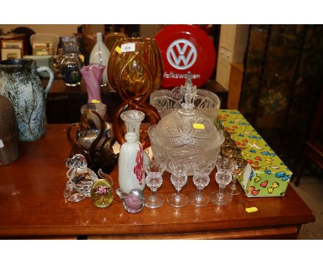 A quantity of various Art Glassware etc.