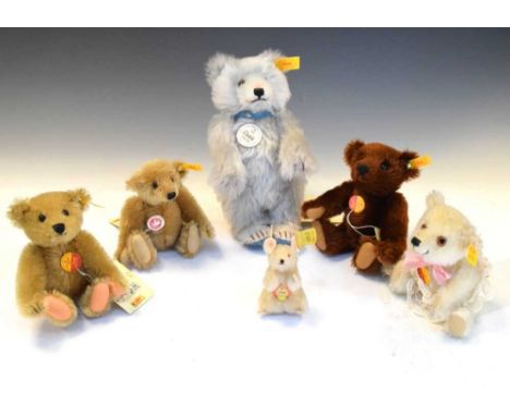 Quantity of miniature Steiff bears comprising; US Special 1994, 1984 &amp; 1983, Classic Bear and 'Cinnamon' bear