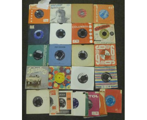 Thirty original 1960's soul, R 'n' B and Motown 45rpm 7" singles 