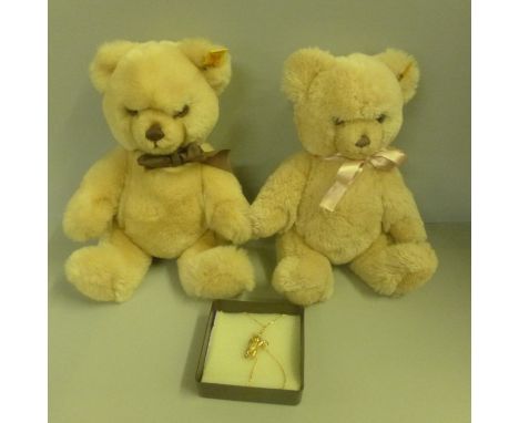 Twin Steiff Teddy bears and a Steiff Teddy pendant and chain, jointed limbs in original Steiff box 
