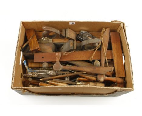 A box of tools G 